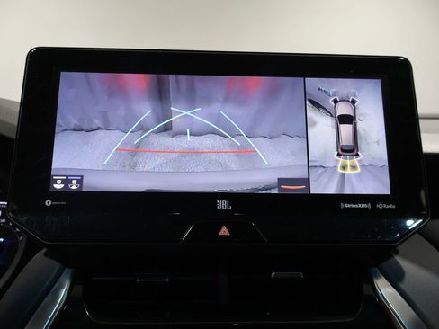 Certified 2021 Toyota Venza Limited image 28