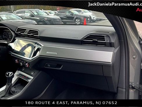 Used 2024 Audi Q3 2.0T Premium image 14