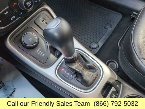 Used 2019 Jeep Compass Latitude w/ Cold Weather Group image 22