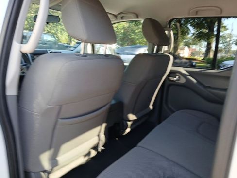 Used 2019 Nissan Frontier SV AWD/4WD image 12