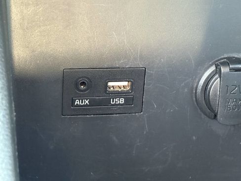 Used 2017 Kia Forte LX image 28