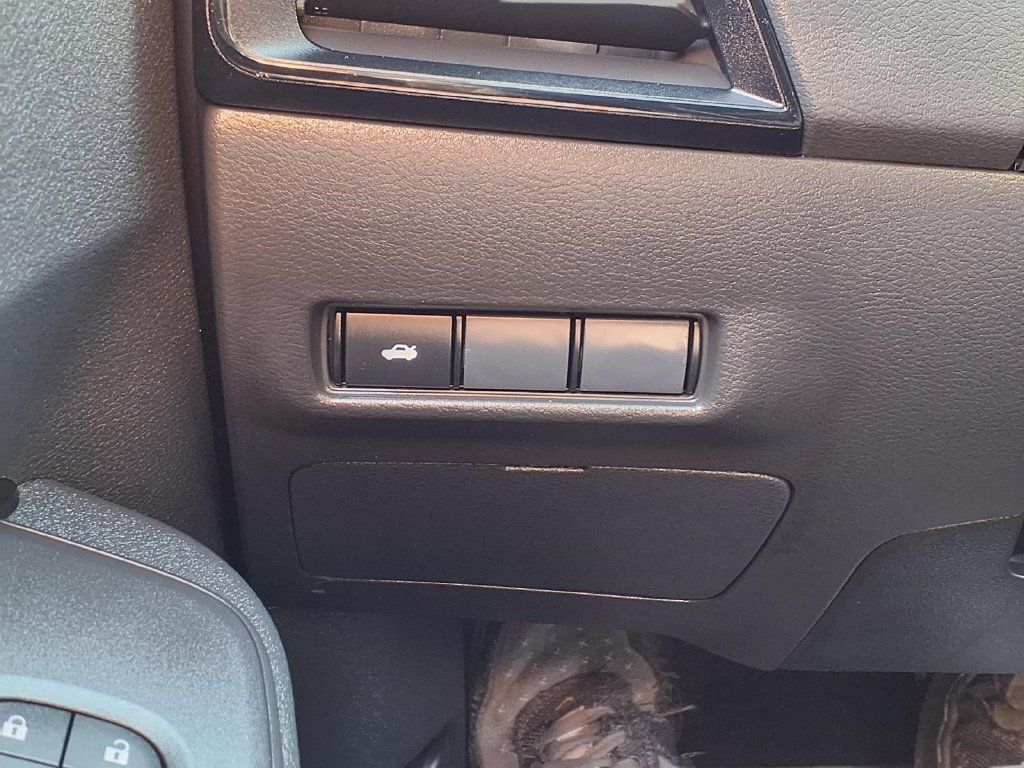 Used 2026 Nissan Sentra SV w/ Floor Mat Package FWD image 17
