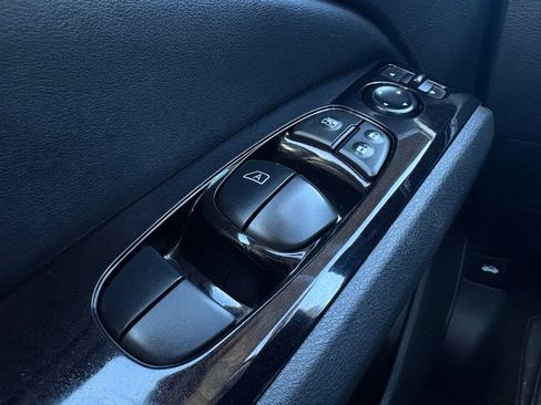 Used 2024 Nissan Altima 2.5 SR image 12