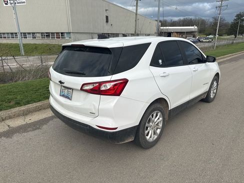 Used 2020 Chevrolet Equinox LS image 3