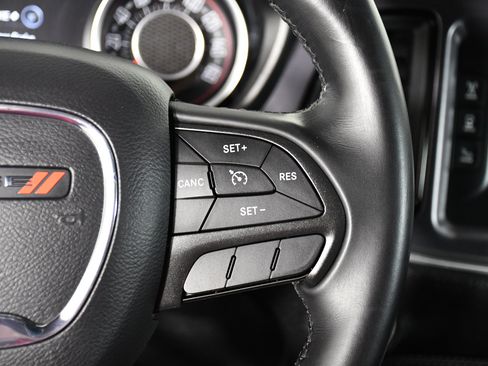 Used 2016 Dodge Challenger SXT RWD image 12