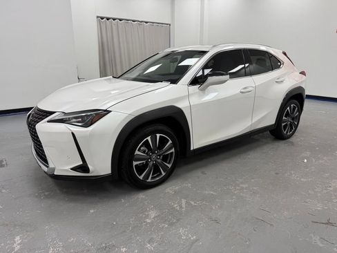 Used 2021 Lexus UX 200 w/ Accessory Package (Z1) FWD image 12