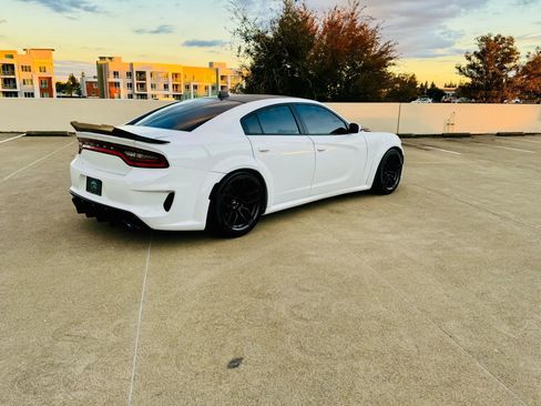 Used 2017 Dodge Charger R/T image 17