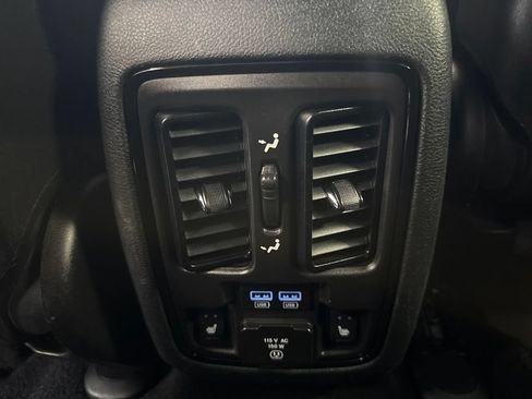 Used 2024 Dodge Durango GT AWD/4WD image 15
