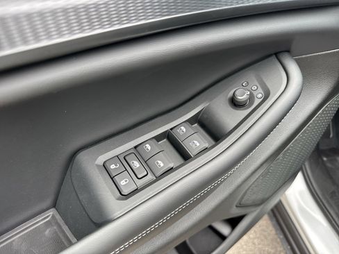 New 2025 Jeep Grand Cherokee Laredo w/ Luxury Tech Group I image 20