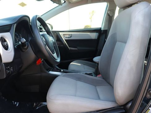 Used 2017 Toyota Corolla LE w/ Carpet Mat Package (TMS) FWD image 14