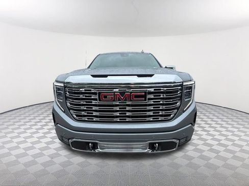 Used 2023 GMC Sierra 1500 Denali w/ Denali Carbonpro Edition AWD/4WD image 2