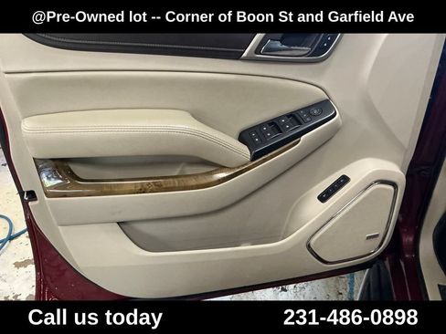 Used 2016 GMC Yukon XL Denali w/ Open Road Package AWD/4WD image 15