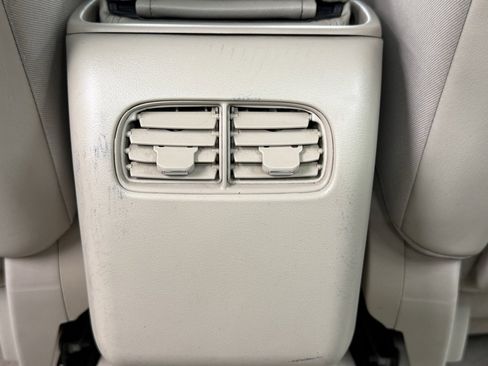 Used 2011 Cadillac DTS image 30