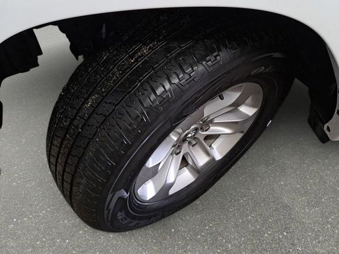 Certified 2022 RAM 1500 Laramie image 32