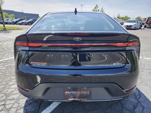 Used 2024 Toyota Prius LE image 9