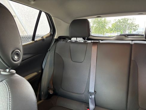 Used 2025 Buick Encore GX Preferred FWD image 39