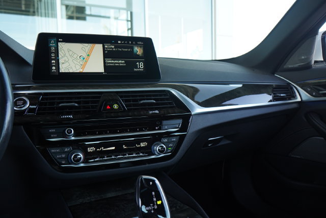 Used 2020 BMW 530e w/ Convenience Package RWD image 16