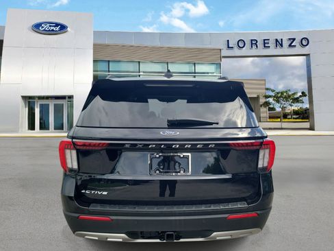 Used 2025 Ford Explorer Active w/ Active Comfort Package RWD image 6