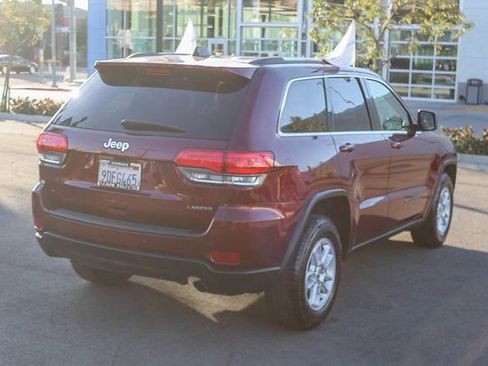 Used 2019 Jeep Grand Cherokee Laredo image 5