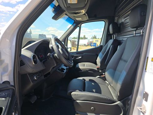 Used 2026 Mercedes-Benz Sprinter 2500 image 20
