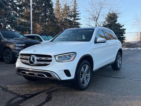 Used 2022 Mercedes-Benz GLC 300 4MATIC image 3
