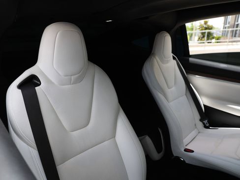 Used 2022 Tesla Model X AWD/4WD image 18