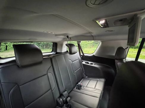 Used 2015 GMC Yukon XL Denali w/ Touring Package AWD/4WD image 18