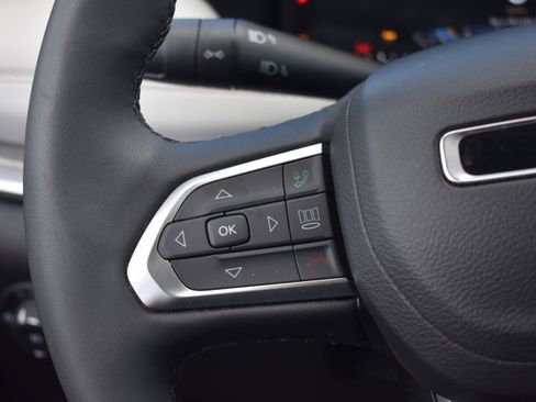 Used 2025 Jeep Compass Limited w/ Elite Group image 15