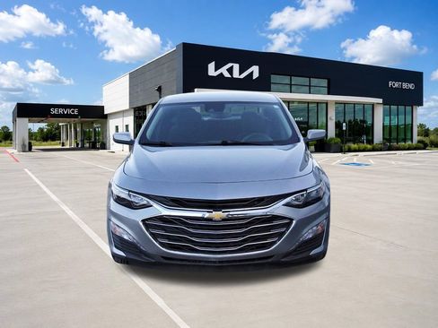 Used 2024 Chevrolet Malibu LT FWD image 2