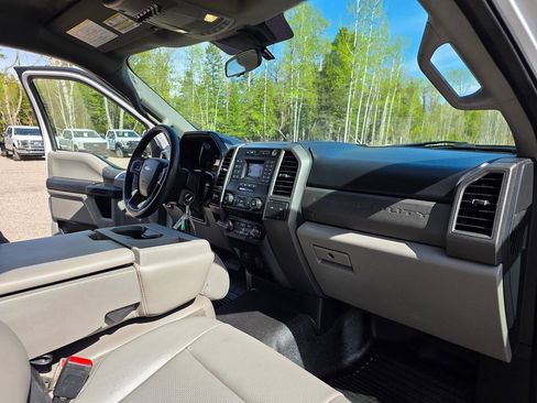 Used 2021 Ford F550 4x4 Regular Cab Super Duty image 24