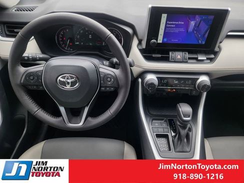 Used 2025 Toyota RAV4 XLE Premium FWD image 28