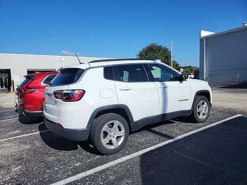 Used 2024 Jeep Compass Latitude AWD/4WD image 4