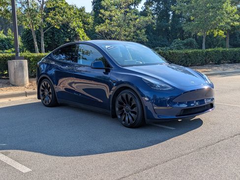 Used 2023 Tesla Model Y Long Range AWD/4WD image 2