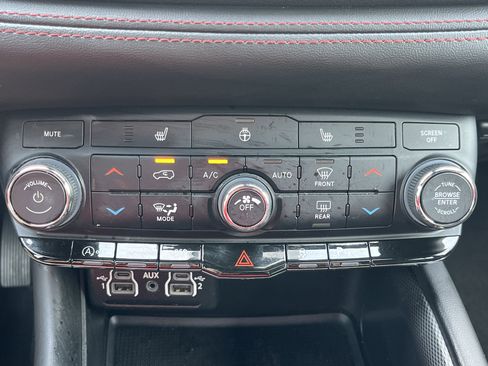 Used 2023 Dodge Durango GT image 6