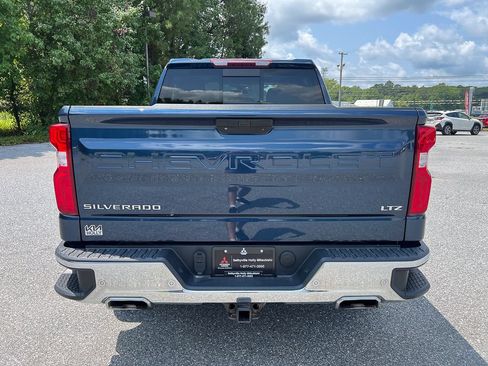 Used 2022 Chevrolet Silverado 1500 LTZ w/ LTZ Premium Package AWD/4WD image 5