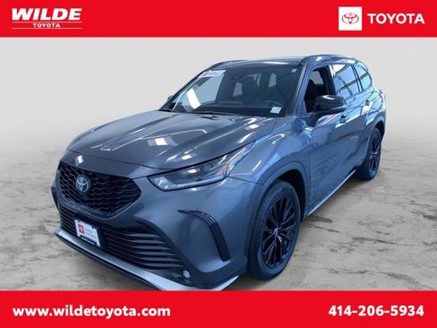 Certified 2025 Toyota Highlander XSE AWD/4WD image 1