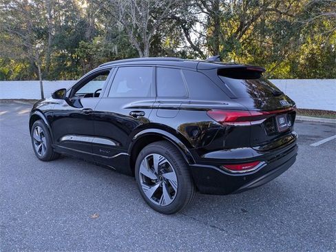 Used 2025 Audi Q6 e-tron Premium Plus w/ Premium Plus image 11