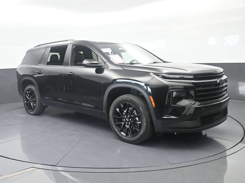 Used 2024 Chevrolet Traverse LT w/ Midnight/Sport Edition FWD image 8
