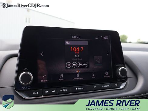 Used 2025 Nissan Rogue SV FWD image 35