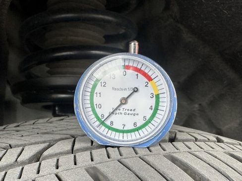 Certified 2025 GMC Acadia Elevation w/ Elevation Premium Package image 31