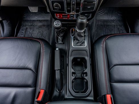 Used 2024 Jeep Gladiator Rubicon AWD/4WD image 28