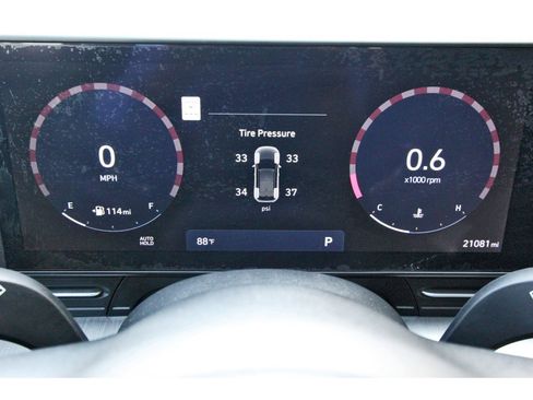 Used 2024 Hyundai Kona SEL w/ Convenience Package FWD image 16