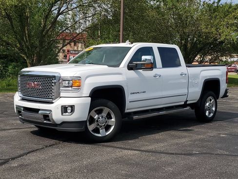 Used 2016 GMC Sierra 2500 Denali w/ Duramax Plus Package AWD/4WD image 30