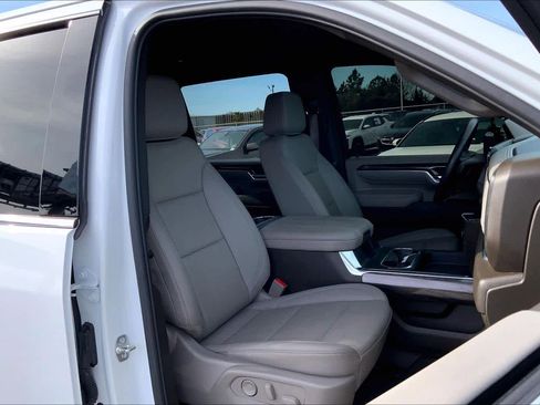 Used 2025 Chevrolet Silverado 2500 LTZ w/ LTZ Premium Package image 9