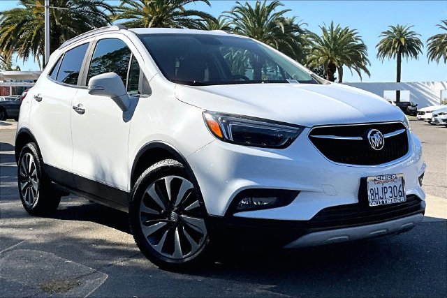 Used 2017 Buick Encore Essence FWD image 2
