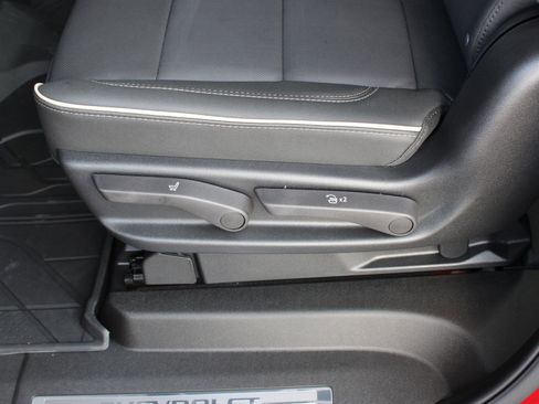 New 2026 Chevrolet Suburban Premier image 20