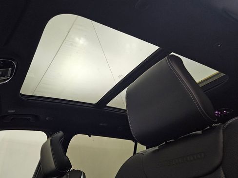 New 2025 Jeep Grand Cherokee L Overland w/ Advanced Protech Group III image 32