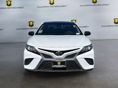 Used 2019 Toyota Camry SE w/ Carpet Mat Package FWD image 8