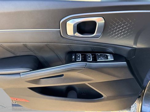 Used 2022 Kia Sorento SX image 33