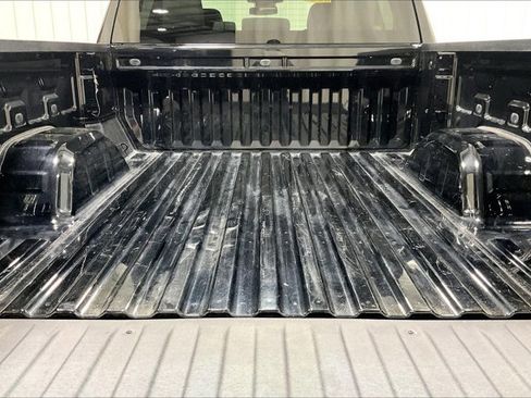 Used 2024 GMC Sierra 1500 SLT image 35